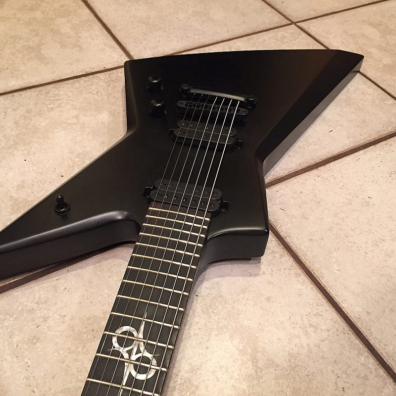 Фото Электрогитара Solar Guitars E2.7C