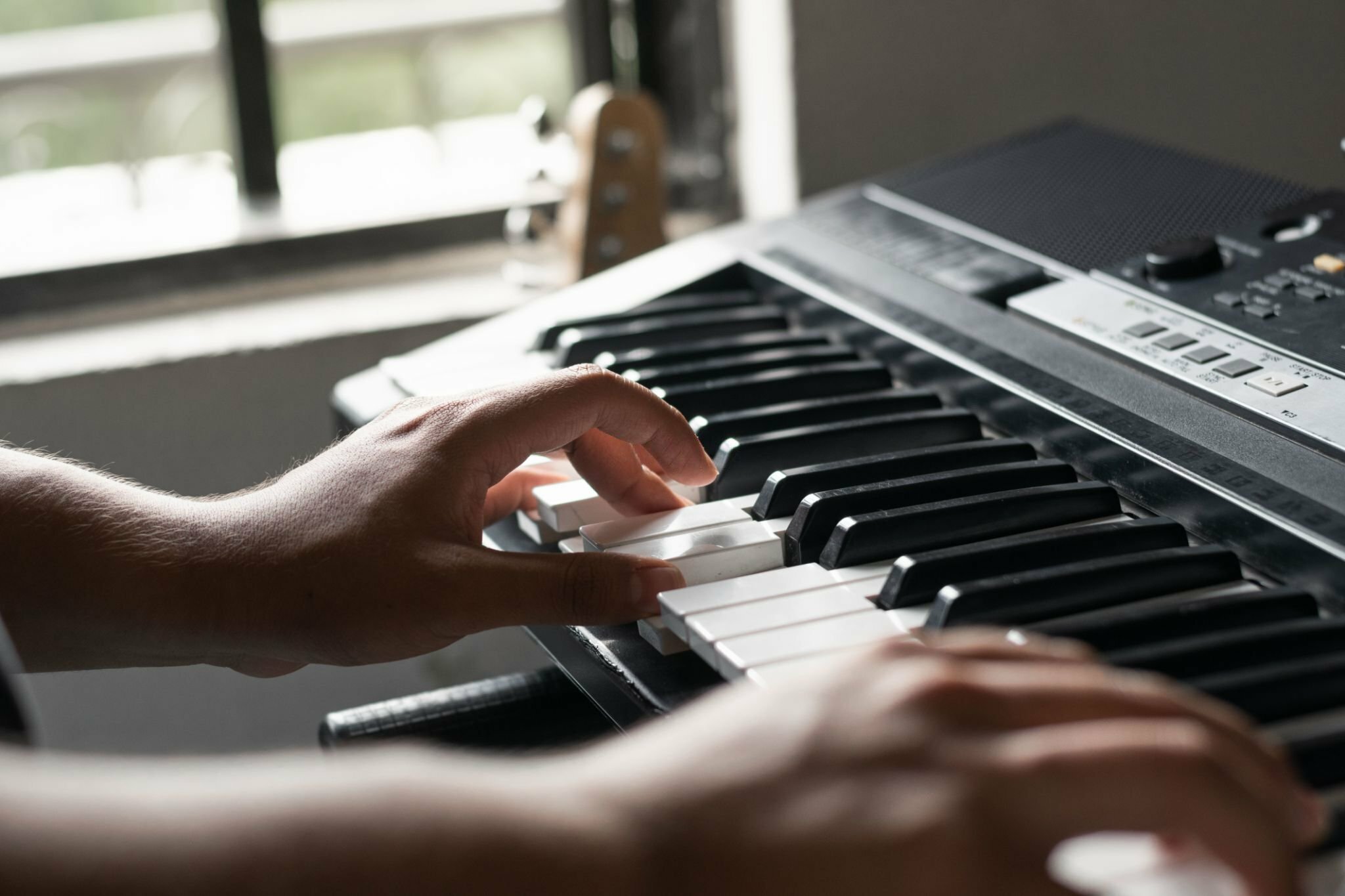 Игра на пианино для начинающих с нуля: быстрый старт