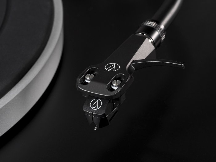 DJ проигрыватель винила AUDIO-TECHNICA AT-LP5x в магазине Music-Hummer
