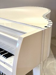 Белый кабинетный рояль Sauter 210 Vivace Peter-Maly-Edition White Polished
