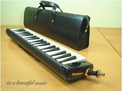 Мелодика духовая клавишная Suzuki PRO-37v2
